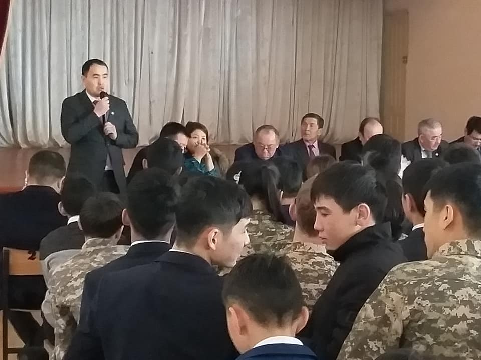 Мектептің көптеген маңызды функцияларының бірі– оқушыларға кәсіптік бағдар беру жұмысын ұйымдастыру. Мектептің көптеген маңызды функцияларының бірі– оқушыларға кәсіптік бағдар беру жұмысын ұйымдастыру.